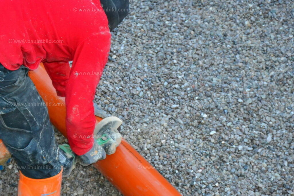 bib-lg03-abwasserkanal-0052 | Nach LV-Leistungsgruppen sortierte Detailfotos über den Bau eines Hauses. Alle Hausbau-Bilder direkt vom Urheber und Autor der Website Haus-Selber-Bauen.com