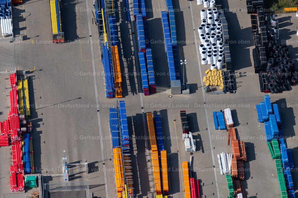 4025784 | ERFURT 06.05.2020 Gebäude und Produktionshallen auf dem Werksgelände der "HTI Thüringen" entlang der Stotternheimer Straße im Ortsteil Hohenwinden in Erfurt im Bundesland Thüringen, Deutschland. Weiterführende Informationen bei: HTI Thüringen KG. // Building and production halls on the premises of "HTI Thueringen" along the Stotternheimer Strasse in the district Hohenwinden in Erfurt in the state Thuringia, Germany. Further information at: HTI Thueringen KG. Foto: Gerhard Launer