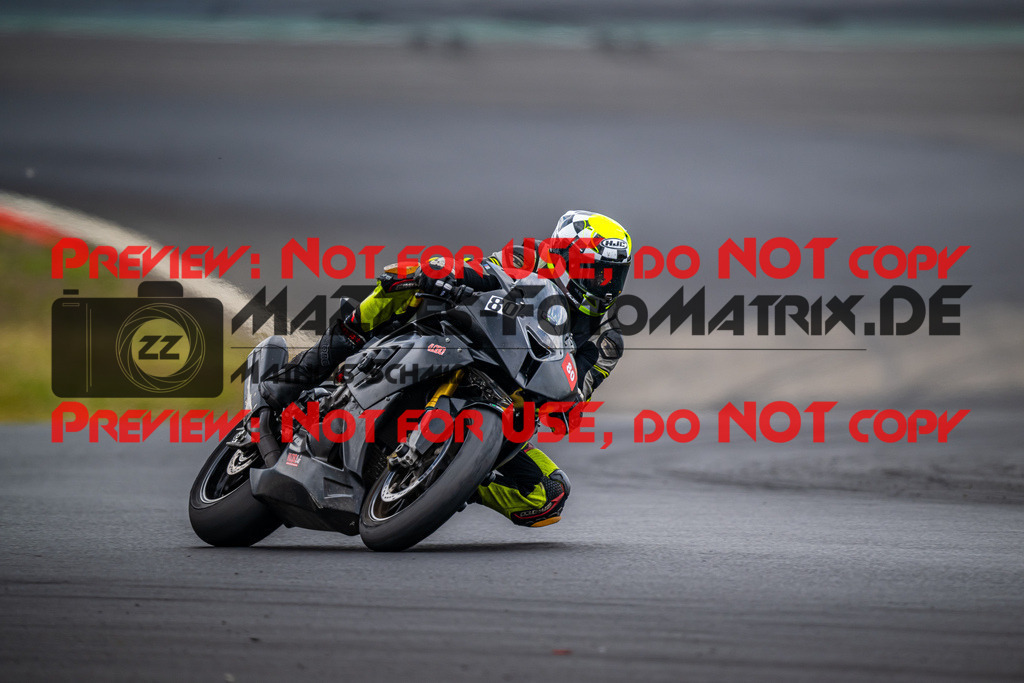 MaZZes_FotoMatrix_230719_5172 | WEISS