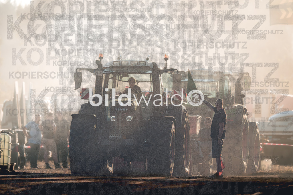 Trecker Treck Hohenhorn 2025 Pulling Party (1226 von 2105) | BILDWALD - eine Auswahl an Bildern von Thomas Perrotton zum bestellen und genießen. Alle Bilder von Thomas Perrotton - Alle Bilder mit einer SONY Kamera gemacht - SONY TAMRON SIGMA PHOTOSHOP LIGHTROOM BILDWALD Online kaufen Bilderwald Wandbilder - Realisiert mit Pictrs.com