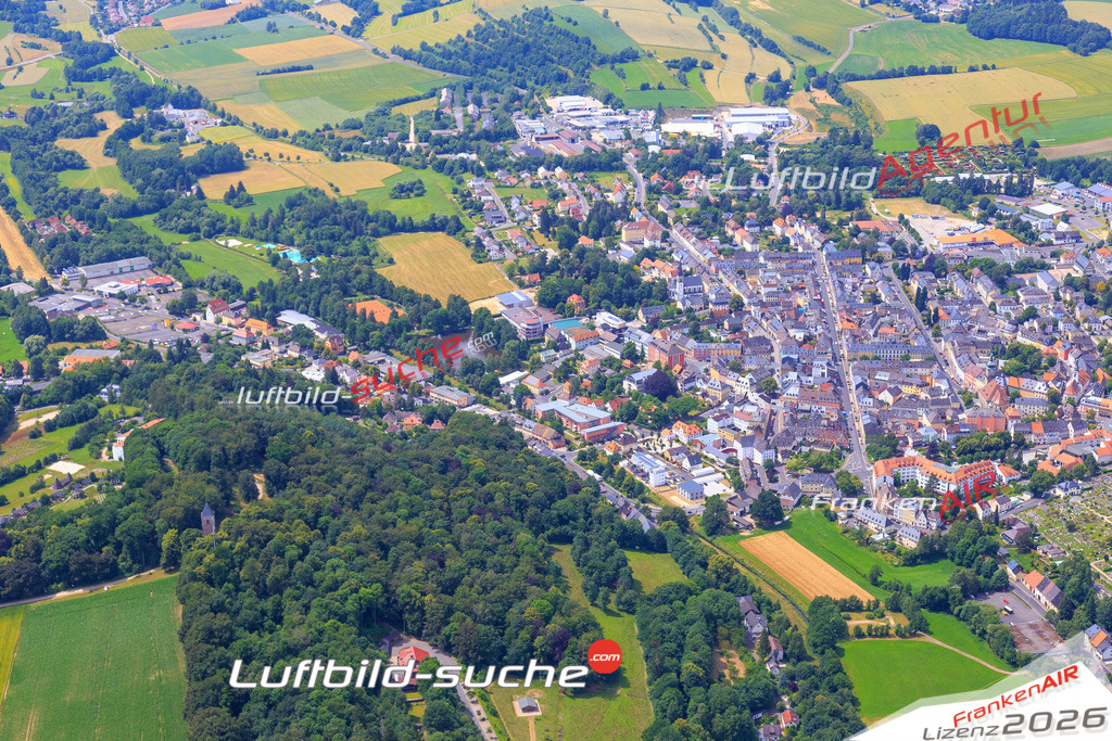 Die Luftaufnahme der Stadt Wunsiedel wurde vom UL-Flugzeug heraus erstellt ( keine Drohne )- hohe Auflösung für beste Qualität