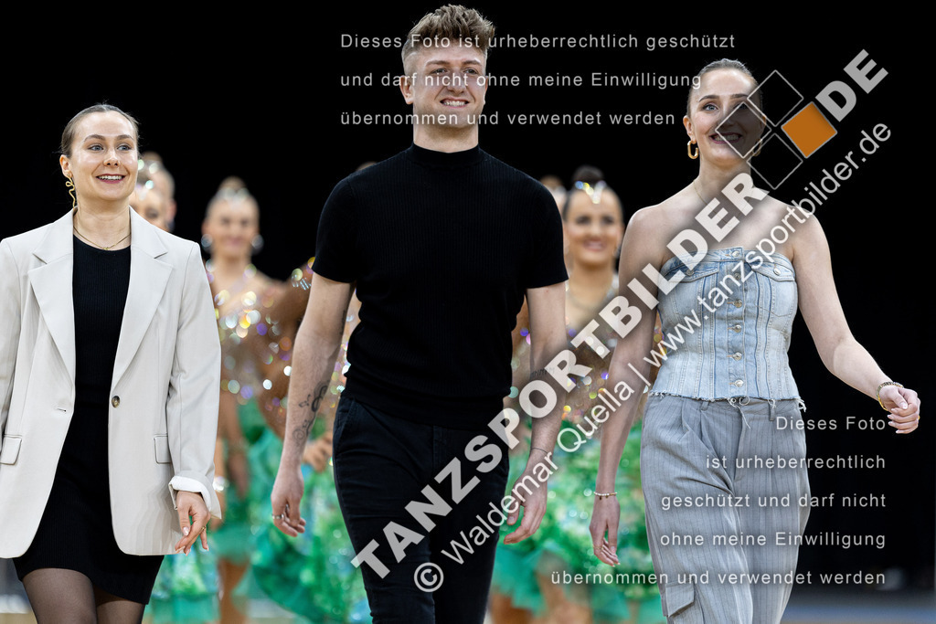 20240310-00017 | Hier finden Sie Tanz Bilder vom Latein und Standard Formationen tanzen. Sportbilder vom Tanzsport. Schöne Fotos und von Weltmeisterschaft, Europameisterschaft, Bundesliga, Regionalliga, Oberliga und Landesliga sowie von GOC Stuttgart, DanceComp, WM Bremen