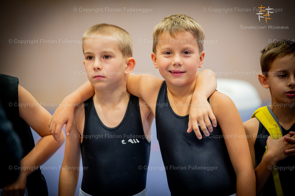 Promo-378 | "Fussifoto.com – Ihr Ansprechpartner für hochwertige Fotografie! Entdecken Sie kreative Bilder und professionelle Dienstleistungen. Kontaktieren Sie uns für Ihre Projekte!"