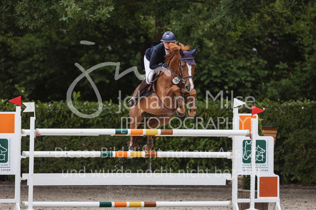 240614_Lemwerder_S1-Springen-566 | Deine schönsten Turniermomente als professionelle Fotos! Entdecke hochwertige Pferdesport-Fotografie im Online-Shop. Jetzt Fotos finden & bestellen!