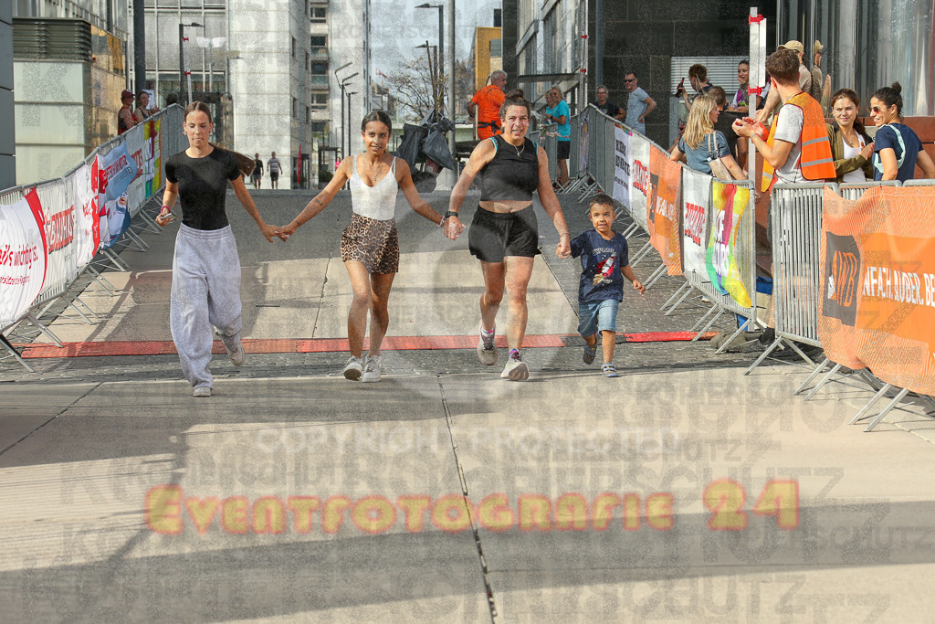 250920_1549_EX1_0722 | Sportfotografie im Rhein-Sieg Kreis, Köln, Bonn, NRW, Rheinland Pfalz, Hessen, etc. Unser Tätigkeitsfeld umfasst den Laufsport vom Volkslauf über den Marathon, Duathlon, Triathon bis zum Ultralauf wie Kölnpfad Ultra oder Schindertrail.