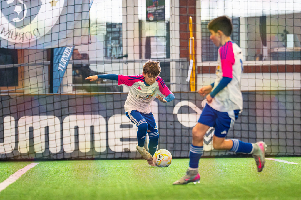 _BLR9853 | Professionelle Fußball- und Sportfotografie. Spielbilder online ansehen und kaufen – Einzelbilder oder komplette Galerien in hoher Qualität. - Realisiert mit Pictrs.com