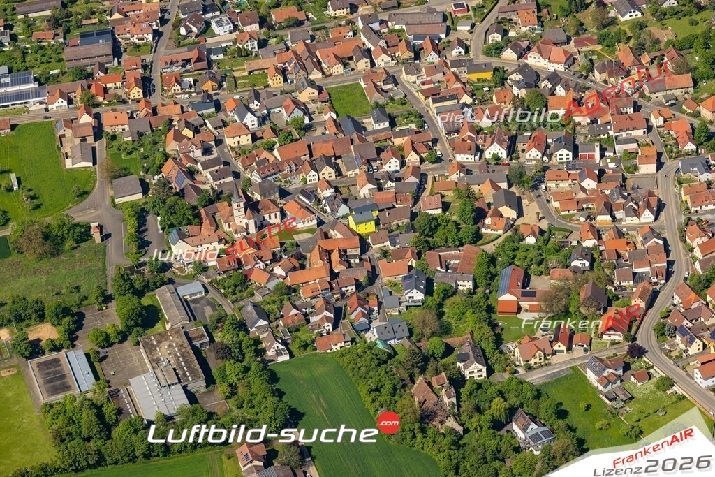Das Luftbild zeigt : Dipbach Bergtheim - Die Luftaufnahme wurde 2024 vom UL-Flugzeug aus erstellt ( keine Drohne ) - Hochauflösende Luftaufnahme - Für grossformatige Ausdrucke geeignet. Die Geschenkidee !Mit Lizenz und Bildrechte bestellbar