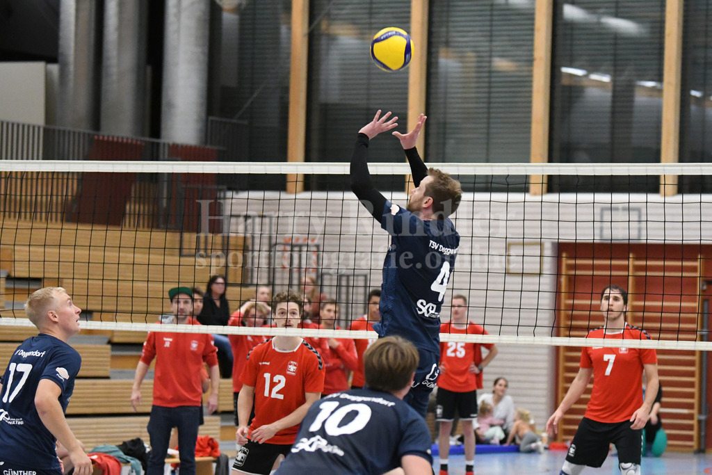 TSV 1861 Deggendorf : MTV München II | an diesem Abend klappte sein Zuspiel hervorragend: Johannes Schwarz  (TSV Deggendorf Volleyball  #4) - Realisiert mit Pictrs.com