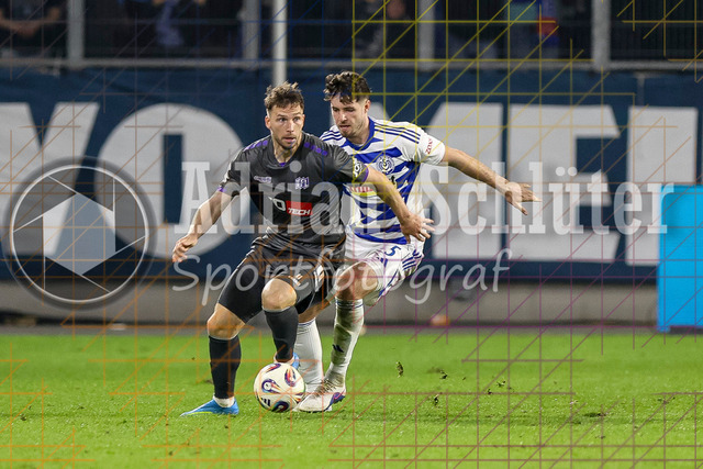 07.04.2026, GER, Fussball, Herren, 3. Liga, Saison 2025/2026, MSV Duisburg - VfL Osnabrück | Robin Meißner (Osnabrück) und Tobias Fleckstein (MSV Duisburg) im Kampf um den Ball 