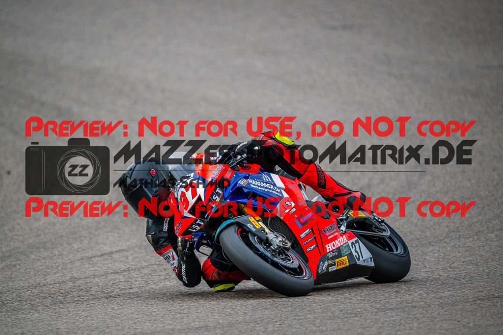 MaZZes_FotoMatrix_240503_6007705_7006 | STK1000