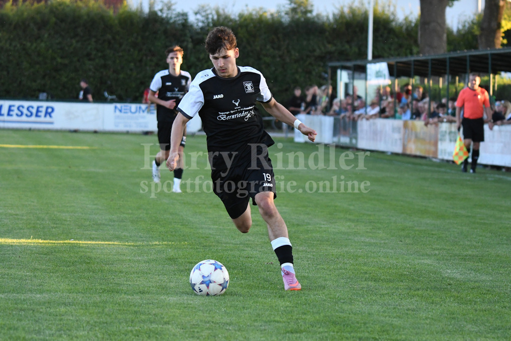 SpVgg Niederalteich : SpVgg GW Deggendorf | Lukas Semmler (SpVgg GW Deggendorf #19) - Realisiert mit Pictrs.com
