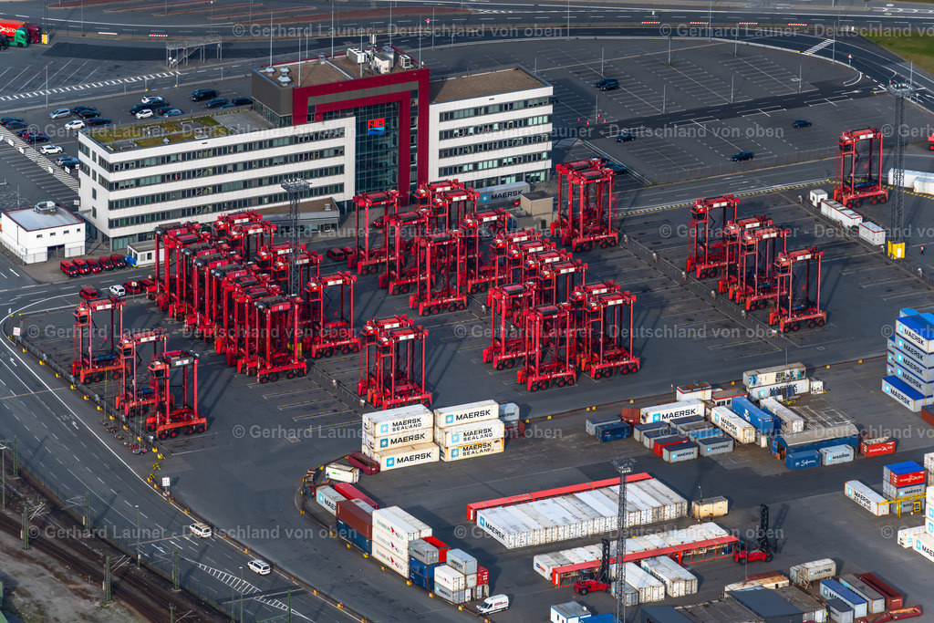 4030674 | BREMERHAVEN 01.06.2020 Containerterminal im Containerhafen des Überseehafen Am Nordhafen in Bremerhaven im Bundesland Bremen. // Container Terminal in the port of the international port Am Nordhafen in Bremerhaven in the state Bremen. Foto: Gerhard Launer