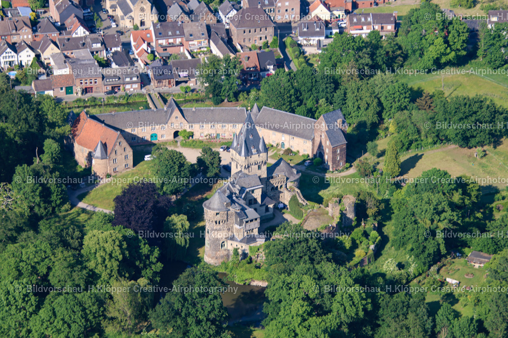 Schloss Hülchrath Grevenbroich Creative Airphotography-3165 | Luftbilder und Luftbildfotografie , Digital und Printbilder auf Leinwand , Alu Dibond , Acrylglas , Poster oder Download-Datei für private und gewerbliche Verwendung im Shop online bestellen. - Realisiert mit Pictrs.com