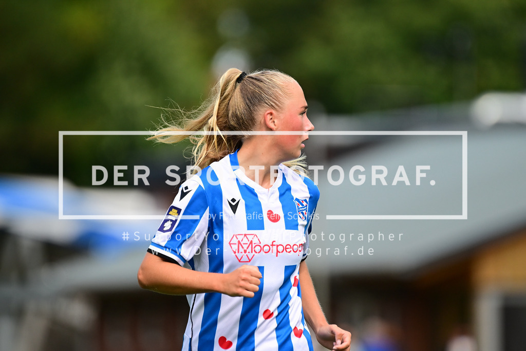 Fußball I Frauen I Saison 2025-2026 I Testspiel I Hamburger SV - SC Heerenveen I 06468 | Der Sportfotograf. - Realized with Pictrs.com