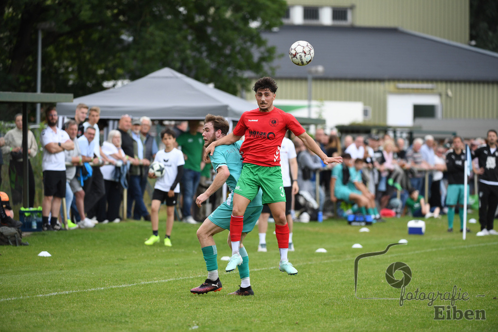 Sport-Duwe Cup | Sport-Duwe Cup Oldenburg; SSV Jeddenloh (weiß)-VFB Oldenburg (blau) am 05.07.2025 in Oldenburg (Sportanlage TuS Eversten), Photo: Philip Eiben 2025 - Realisiert mit Pictrs.com