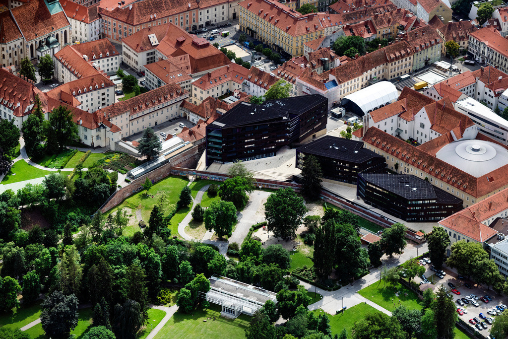 dr__0092478.jpg | GRAZ 14.06.2022 Gebäudekomplex "Pfauengarten" in Graz in Steiermark, Österreich. 
