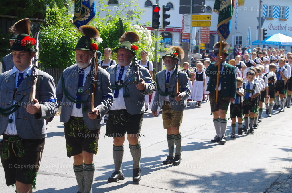 IMGP4009 | fotografiert von Axel PollmannLeonhardi Wallfahrt Benediktbeuern und Murnau, Fronleichnam, Fasching, Landschaft im Loisachtal und Benediktbeuern  - Realisiert mit Pictrs.com