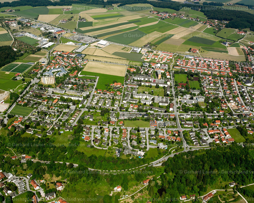 2600284 | BURGHAUSEN 09.06.2006 Stadtansicht des Innenstadtbereiches  in Burghausen im Bundesland Bayern, Deutschland // City view on down town  in Burghausen in the state Bavaria, Germany Foto: Gerhard Launer