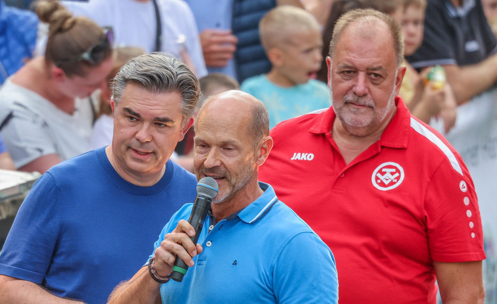 top-top.de-250828-101 | Foto, Video, Fotografie, Videografie, Fotobox, DJ, Discjockey, Musik, Musikbox, Veranstaltung, Photobooth, Amazon, Ebay, Buchtipp, Bestseller, Autor, Verlag, Buch, Wesel, Hamminkeln, NRW, Dinslaken, Rees, Drohne, Hochzeit, Party, Fotobox, Wesel, Fotograf