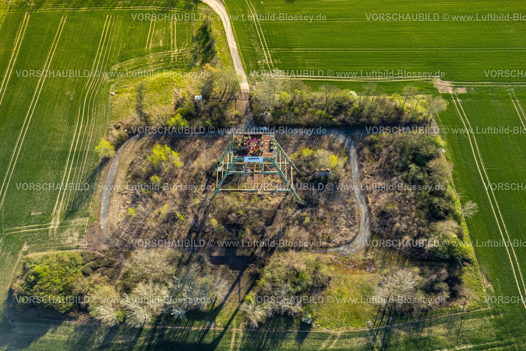 Ascheberg250400017Mersch | Luftbild, Radbod Fördergerüst, Schacht 6, mit ADAC-Schrift, pink Krone, Bergwerksschacht, Herbern, Ascheberg, Münsterland, Nordrhein-Westfalen, Deutschland,