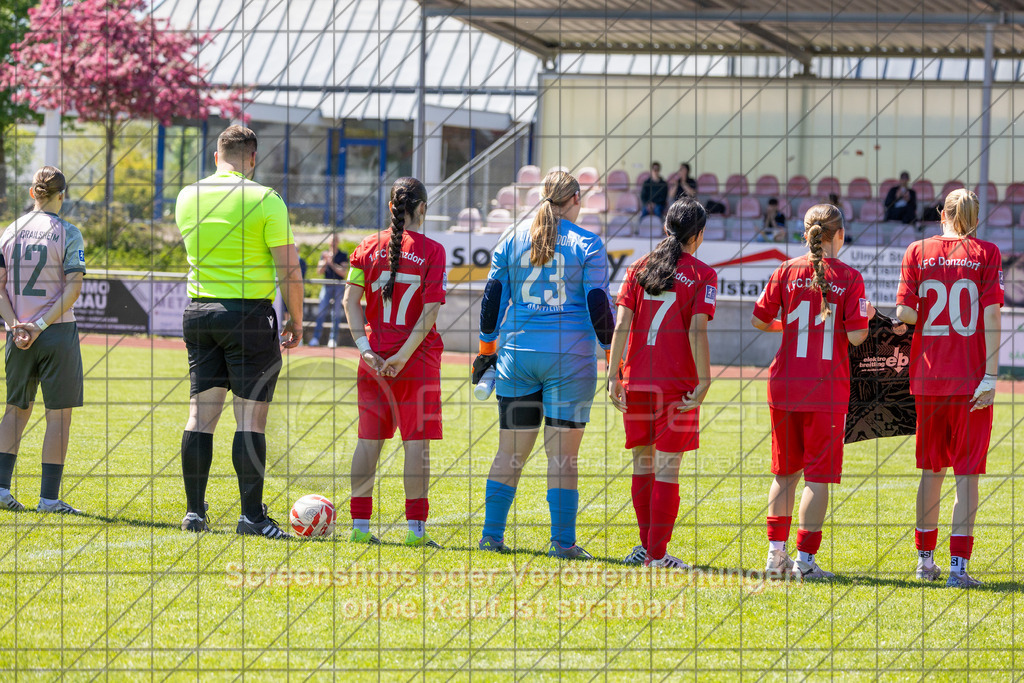 20260425_140151_0081 | #,1.FC Donzdorf (rot) vs. TSV Crailsheim (rosa), Fussball, EnBW-Oberliga B -Juniorinnen, 20. Spieltag, Saison 2025/2026, Rasenplatz Lautertal Stadion, Süßener Straße 16, 73072 Donzdorf, 25.04.2026 - 14:00 Uhr,Foto: PhotoPeet / Sport- &amp; Eventfotografie / Peter Harich
