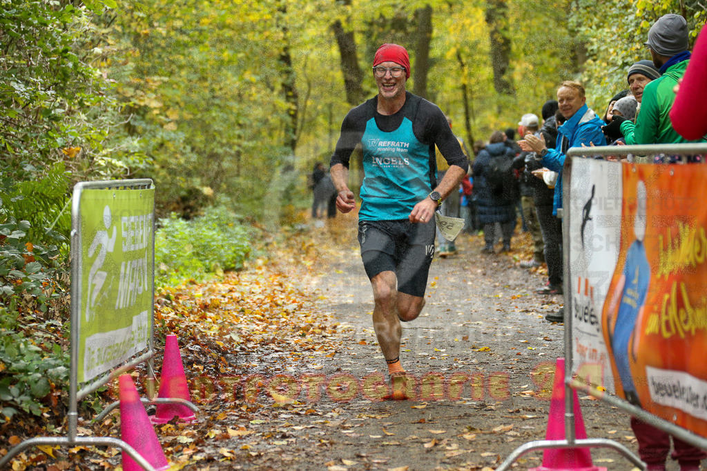 251026_1220_EX1_0136 | Sportfotografie im Rhein-Sieg Kreis, Köln, Bonn, NRW, Rheinland Pfalz, Hessen, etc. Unser Tätigkeitsfeld umfasst den Laufsport vom Volkslauf über den Marathon, Duathlon, Triathon bis zum Ultralauf wie Kölnpfad Ultra oder Schindertrail.