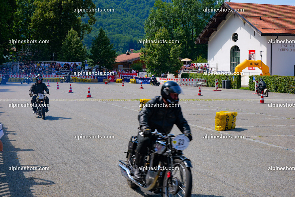 P1014857 | Erleben Sie atemberaubende, hochqualitative Fotos Ihrer Fahrt entlang der malerischen Alpenstraßen. Besuchen Sie alpineshots.com, um professionelle Aufnahmen Ihrer unvergesslichen Reise zu finden und zu kaufen - Realisiert mit Pictrs.com