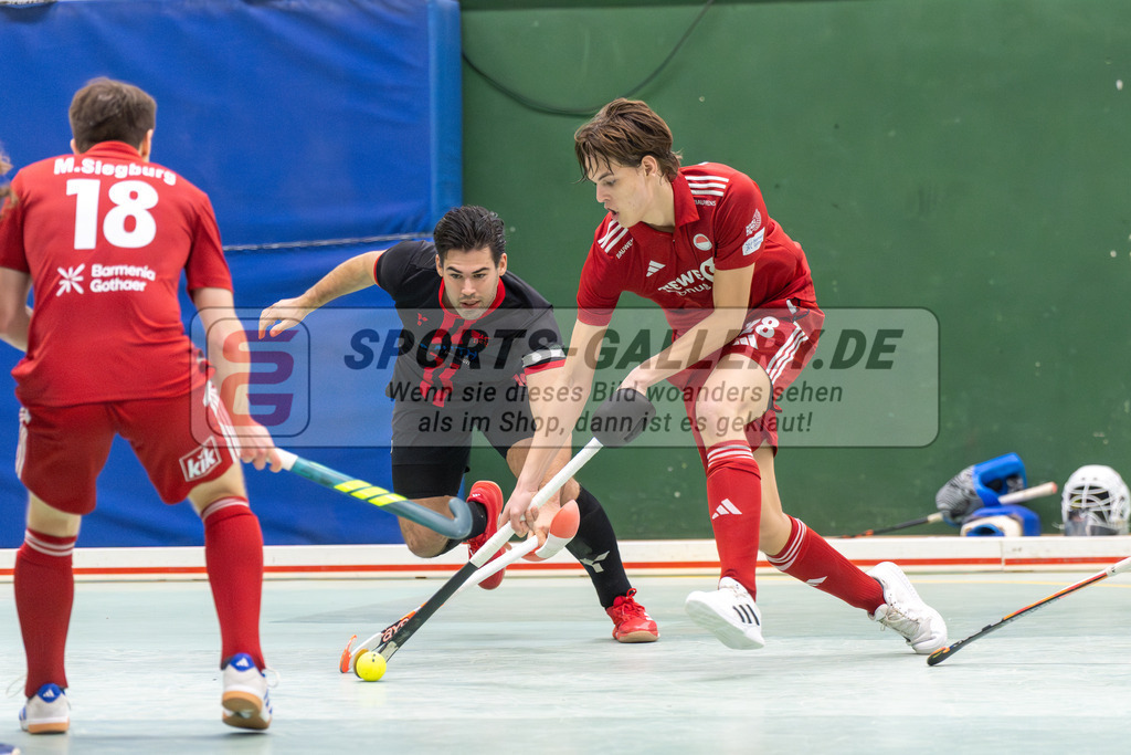 SFE_20251213_0133 | Köln, Deutschland, 13.12.2025:  Hockey 1. Bundesliga Herren Rot-Weiss - DSD Düsseldorf im KTHC Stadion Rot-Weiss Köln Tennis and Hockey Club am 13.12.2025 in Köln, Deutschland. (Foto von Fehrmann)Köln, Germany, 13.12.2025: Hockey 1. Bundesliga Herren Rot-Weiss - DSD Düsseldorf in KTHC Stadion Rot-Weiss Köln Tennis and Hockey Club at 13.12.2025 in Köln, Deutschland. (Foto from Fehrmann)