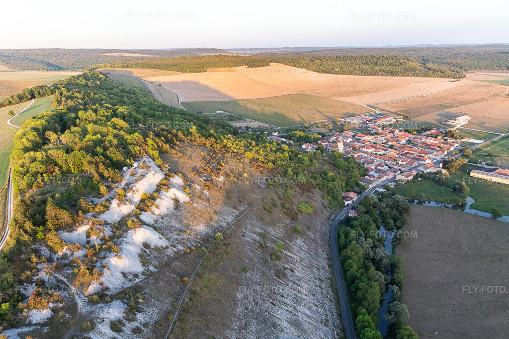 Aerial view: Paragliding launch sites above the Chètre in Champougny in the state Meuse, France. – Photo: IMG_118377.jpg taken on 09/15/2019 by Werner Riehm/FLY-FOTO.com – Resolution of the original: 4984 x 3323 px