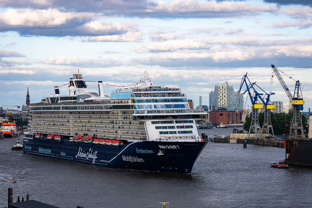 Mein Schiff 7 und Elphi | hafenmomente - Realisiert mit Pictrs.com