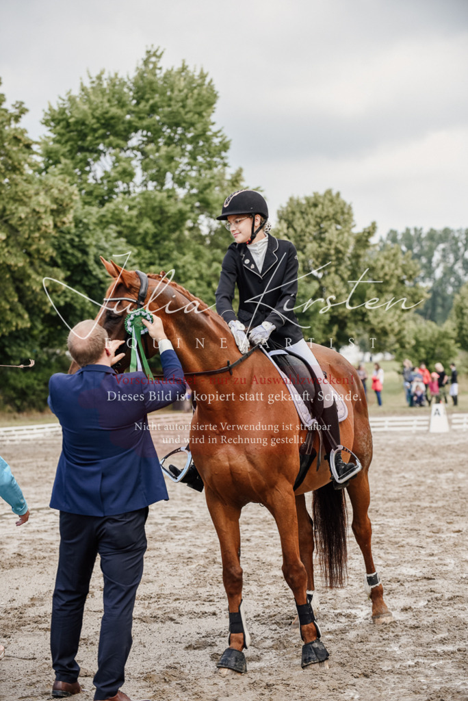 DSC_9371 | Pferde- und Turnierfotografie in Westsachsen. Pferdeportraits, Auftragszeichnungen und intuitive Kunst.