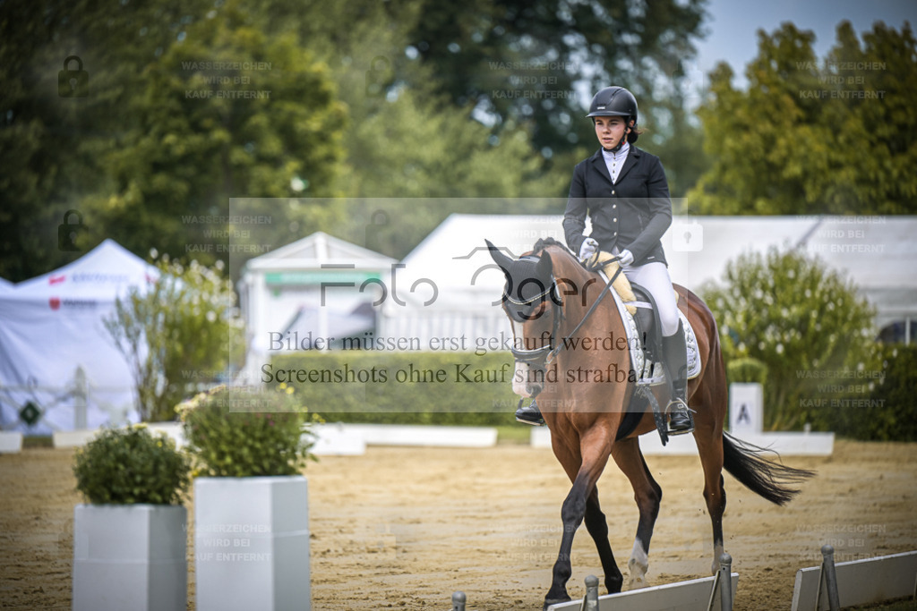 DOS_1190 | Entdecke hochwertige Reitturnierfotos von Foto Oger. Professionell, emotional und authentisch – jetzt Lieblingsmomente im Shop bestellen. - Realisiert mit Pictrs.com