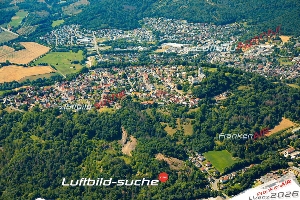 Die Luftaufnahme Obermarsberg - Marsberg wurde 2022 vom Flugzeug aus (keine Drohne) erstellt. Hohe Auflösung -für große Poster und Wandbilder geeignet - Garantiert!