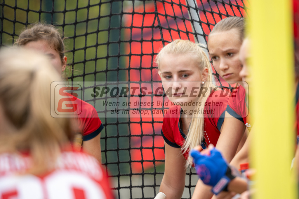 SFE_20231022_0091 | Deutsche Meisterschaft Weibliche U16 Finale Berliner HC - Harvestehuder THC am 22.10.2023 in Köln (Düsseldorfer Hockeyclub 1905 e.V.), Photo: Stephan Fehrmann 2023 (Sports-Gallery)