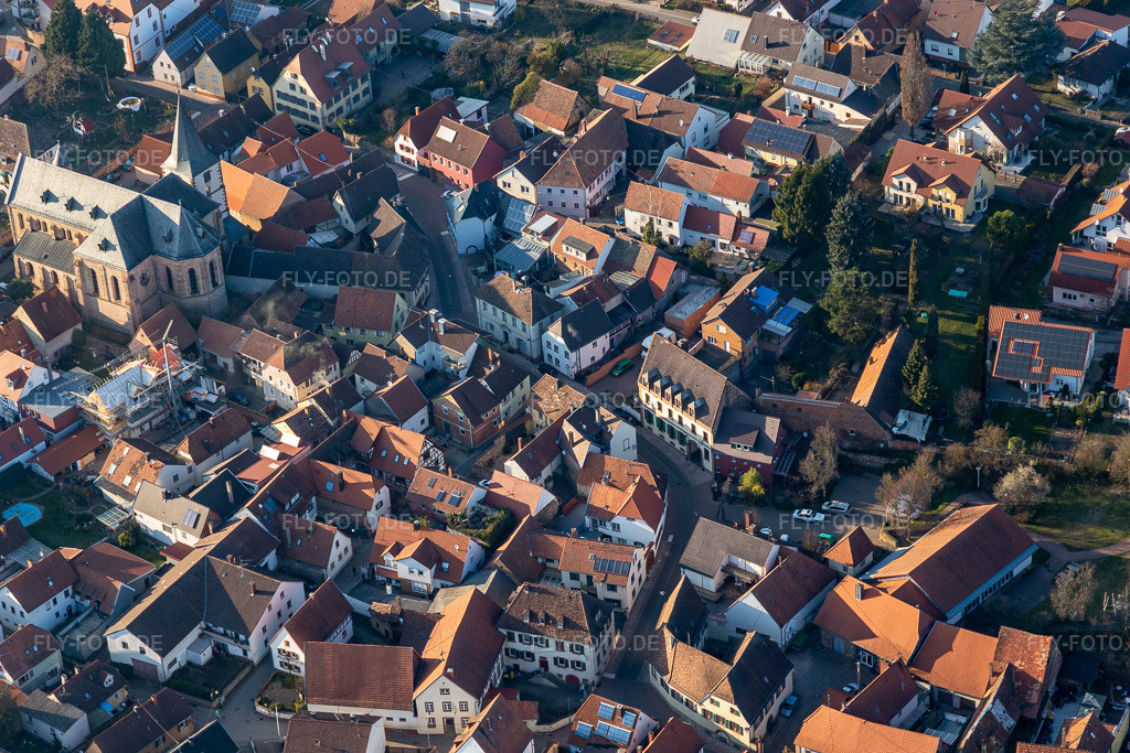 Luftbild: Engelgasse im Ortsteil Arzheim in Landau im Bundesland Rheinland-Pfalz in Deutschland. Foto: IMG_130758.jpg vom 09.03.2022 durch Werner Riehm/FLY-FOTO.de