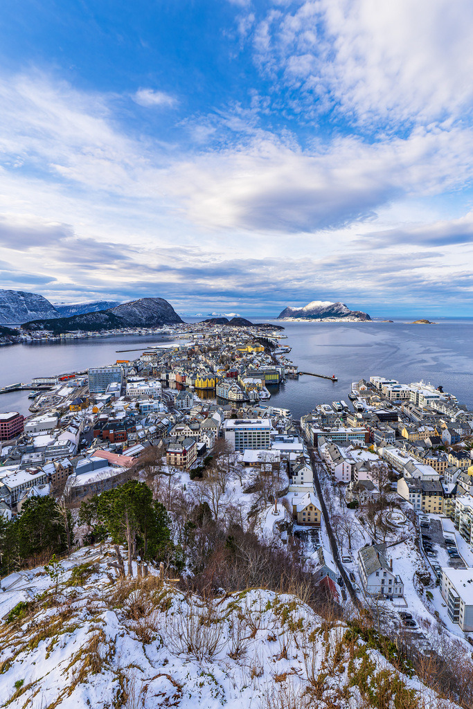 Blick vom Hausberg Aksla auf die Stadt Ålesund in Norwegen | Blick vom Hausberg Aksla auf die Stadt Ålesund in Norwegen.