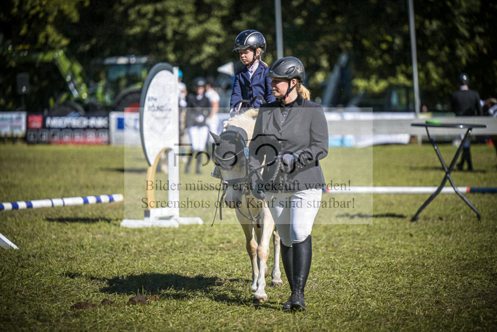 DOS_0313 | Entdecke hochwertige Reitturnierfotos von Foto Oger. Professionell, emotional und authentisch – jetzt Lieblingsmomente im Shop bestellen.Deutschlandweite Turnierfotografie. - Realisiert mit Pictrs.com