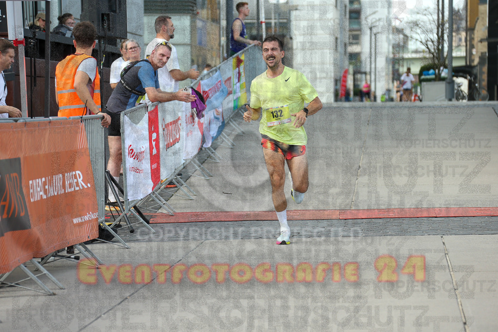 250920_1508_EX1_8409 | Sportfotografie im Rhein-Sieg Kreis, Köln, Bonn, NRW, Rheinland Pfalz, Hessen, etc. Unser Tätigkeitsfeld umfasst den Laufsport vom Volkslauf über den Marathon, Duathlon, Triathon bis zum Ultralauf wie Kölnpfad Ultra oder Schindertrail.