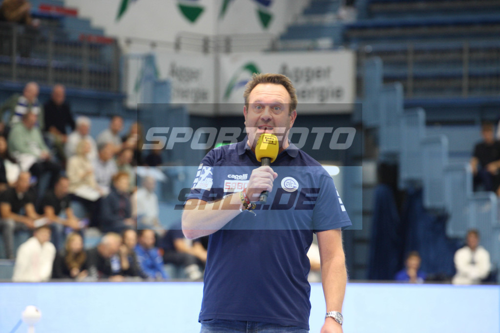 VFL Gummersbach - TVB Stuttgart | Hallensprecher Dirk Hartmann - © Sportfoto-Sale (MK) - Realisiert mit Pictrs.com