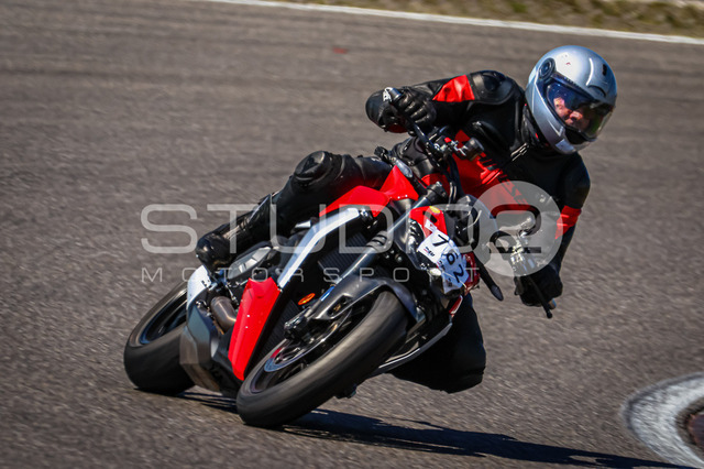 0762-260526NBR-037_762 | Deine Full-Service-Agentur für ✔️Videoproduktionen und ✔️Motorsportfotografie Jetzt Angebot anfragen!