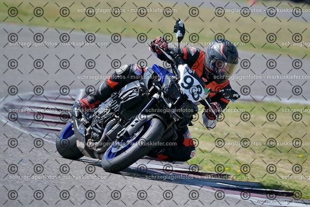 26BT02-0985 | markuskiefer.com - Realisiert mit Pictrs.com
