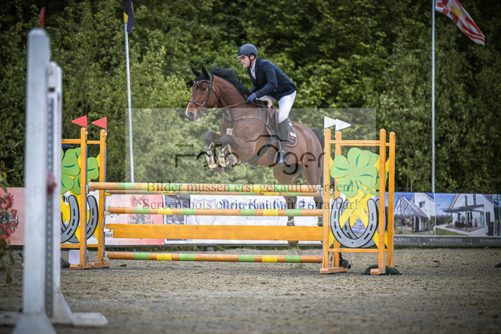 DOS_2194 | Entdecke hochwertige Reitturnierfotos von Foto Oger. Professionell, emotional und authentisch – jetzt Lieblingsmomente im Shop bestellen.Deutschlandweite Turnierfotografie. - Realisiert mit Pictrs.com