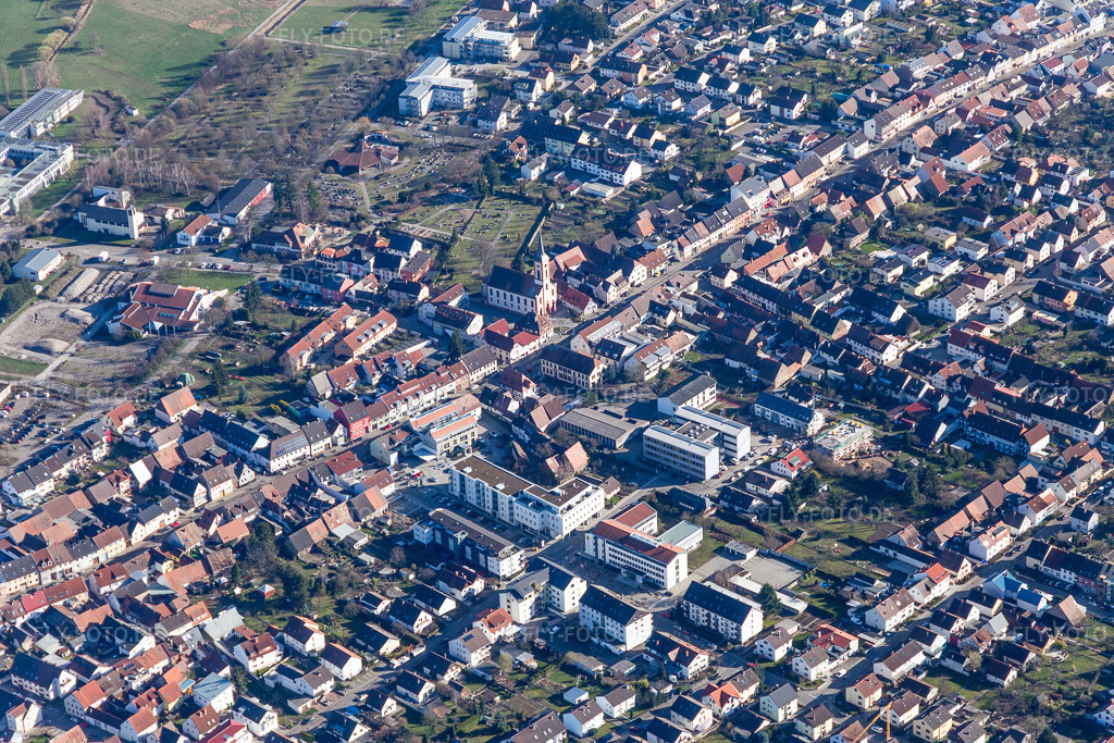 Luftbild: Hauptstr im Ortsteil Blankenloch in Stutensee im Bundesland Baden-Württemberg in Deutschland. Foto: IMG_097234.jpg vom 10.03.2017 durch Werner Riehm/FLY-FOTO.de