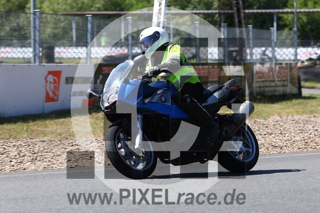 0047-20250512_00258 | Schöne Erinnerungen an spannende Momente - das festzuhalten ist unser Job. PIXELrace.de ist seit 2003 auf den Rennstrecken Europas unterwegs um die Action draußen beim Fahren und die wunderbare Stimmung imm Fahrerlager für euch einzufangen.