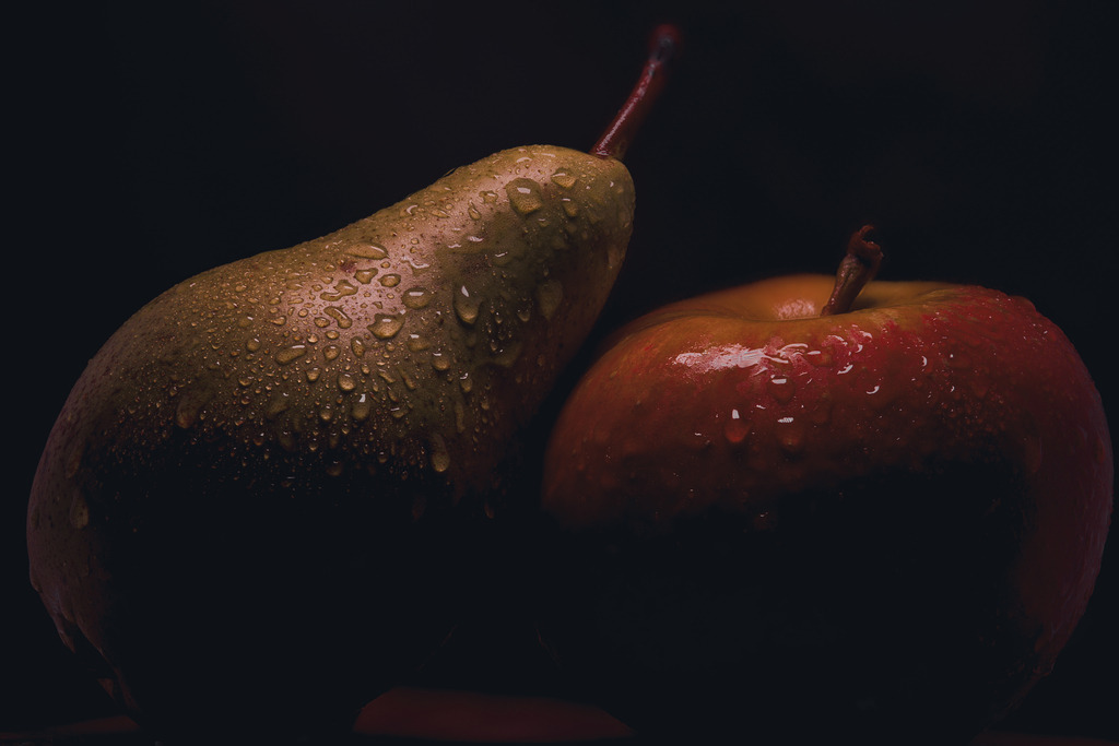 Äpfel mit Birnen vergleichen | die schönsten Bilder aus Wald und Wiese, sowie Streifzüge durch den Garten mit der gesamten Blumen & Insektenwelt.   - Realisiert mit Pictrs.com