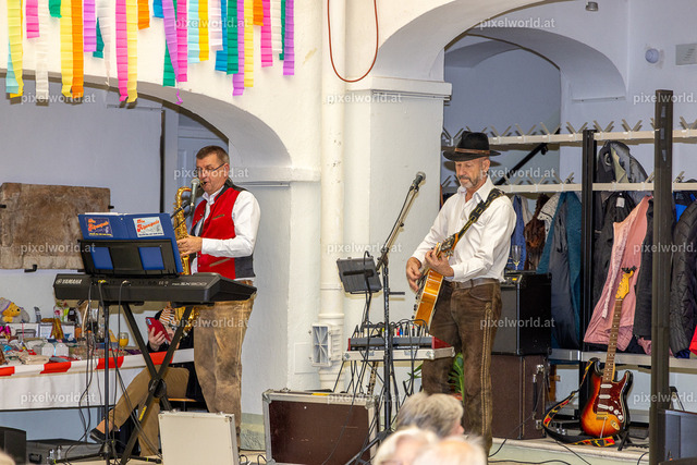 Ball der älteren Generation | Bildershop von pixelworld.at - Realisiert mit Pictrs.com