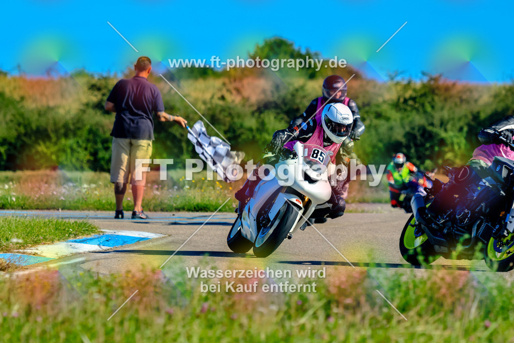085-1873 | Hier findet Ihr Bilder von Touristenfahrten auf der Nürburgring Nordschleife oder von anderen Veranstaltungen die ich besucht habe. Viel Spass beim Durch Schauen 