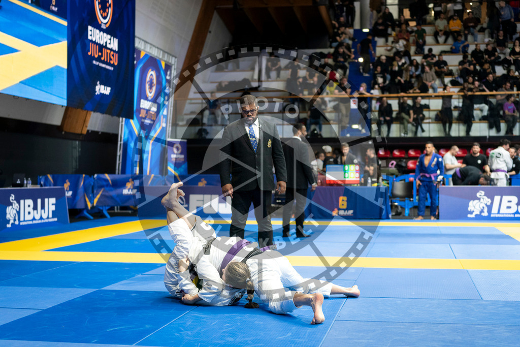 20240125PBB01912 | Fighters compete during the sixth day of the Brazilian Jiu-jitsu European Championship of the IBJJF in Paris, France, on January 25, 2024.