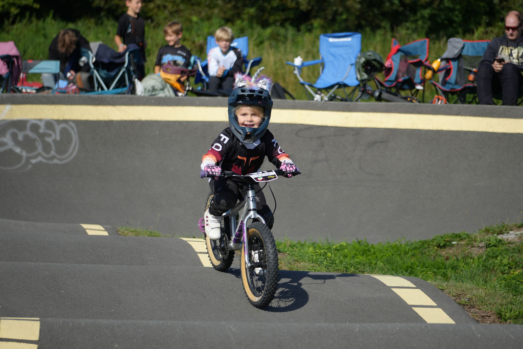 Startnr-301-Malia_Auer-DSC07880 | German Pumptrack Series - Realisiert mit Pictrs.com