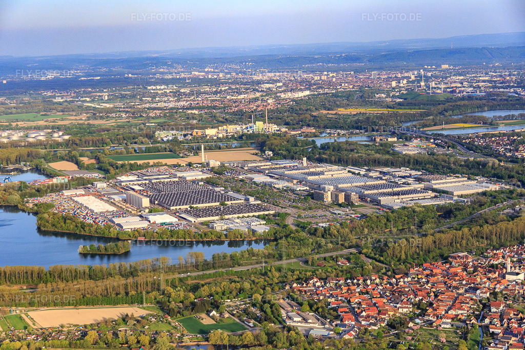 Luftbild: Daimler Truck AG, Mercedes-Benz Werk Wörth in Wörth am Rhein im Bundesland Rheinland-Pfalz in Deutschland. Foto: IMG_077931.jpg vom 24.04.2015 durch Werner Riehm/FLY-FOTO.deBack to the top
